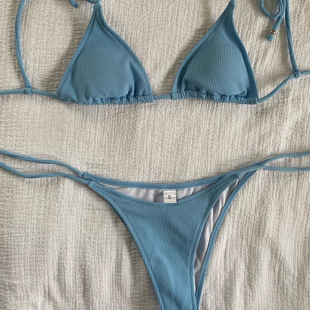 Blue bikini set